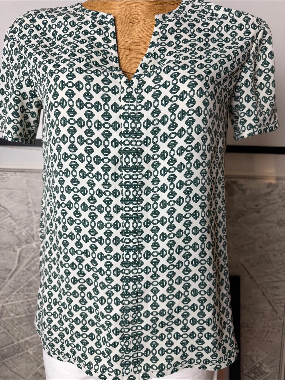 TORY BURCH Green & White Patterned Short Sleeve Split-Neck Top Size S